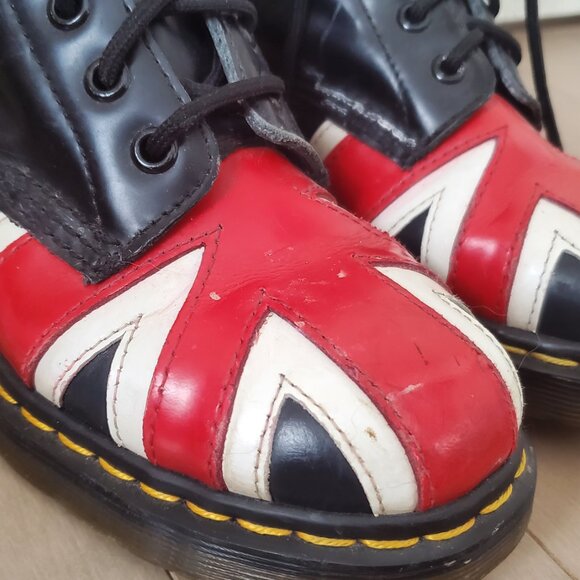 Union Jack Dr. Martens Size 5 Womens - Picture 6 of 12